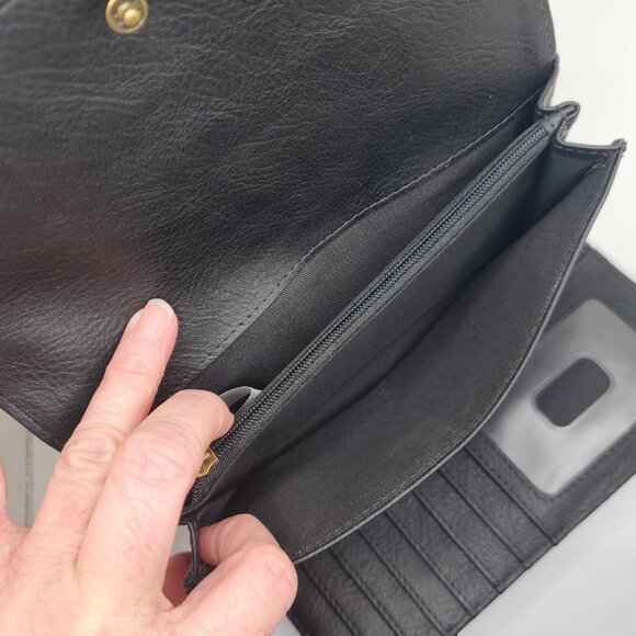 Fossil Black Pebbled Leather Full-Sized Wallet with Gold Hardware - Picture 4 of 10